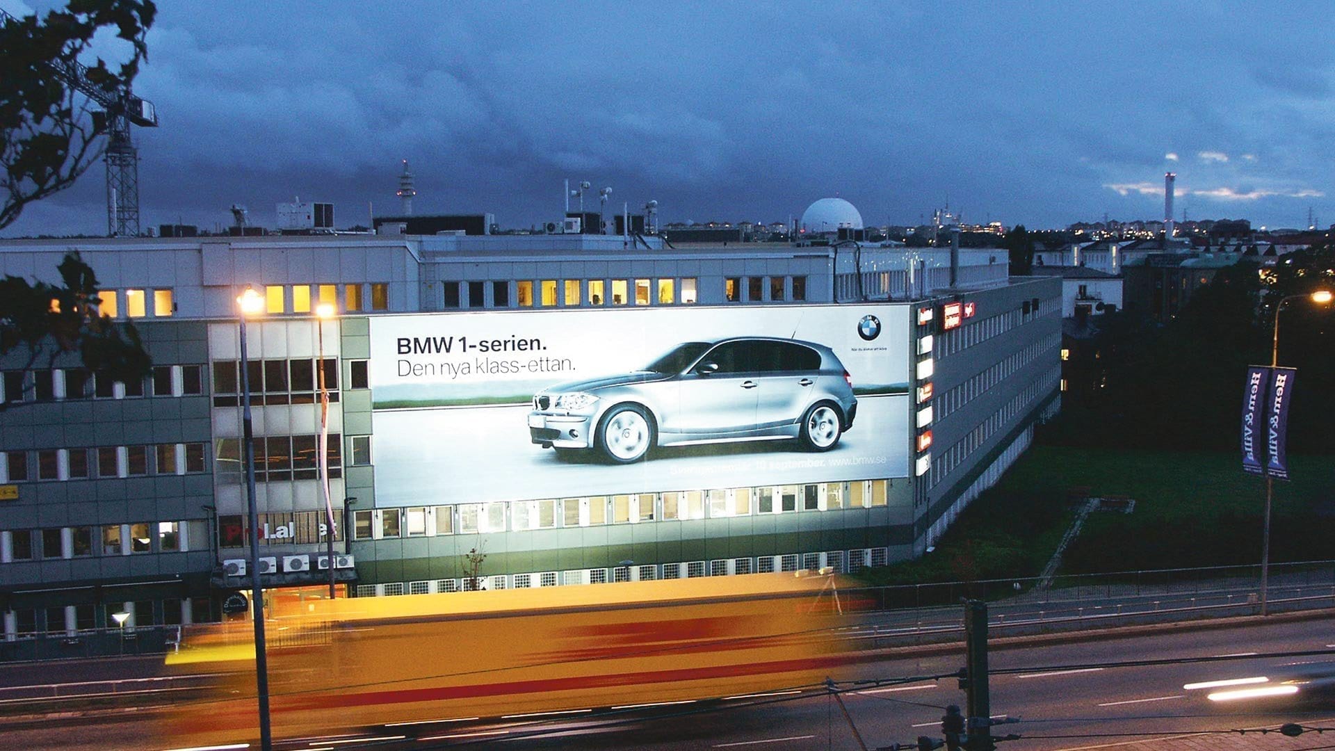 BMW_Large_Format_Print_Outdoor-1
